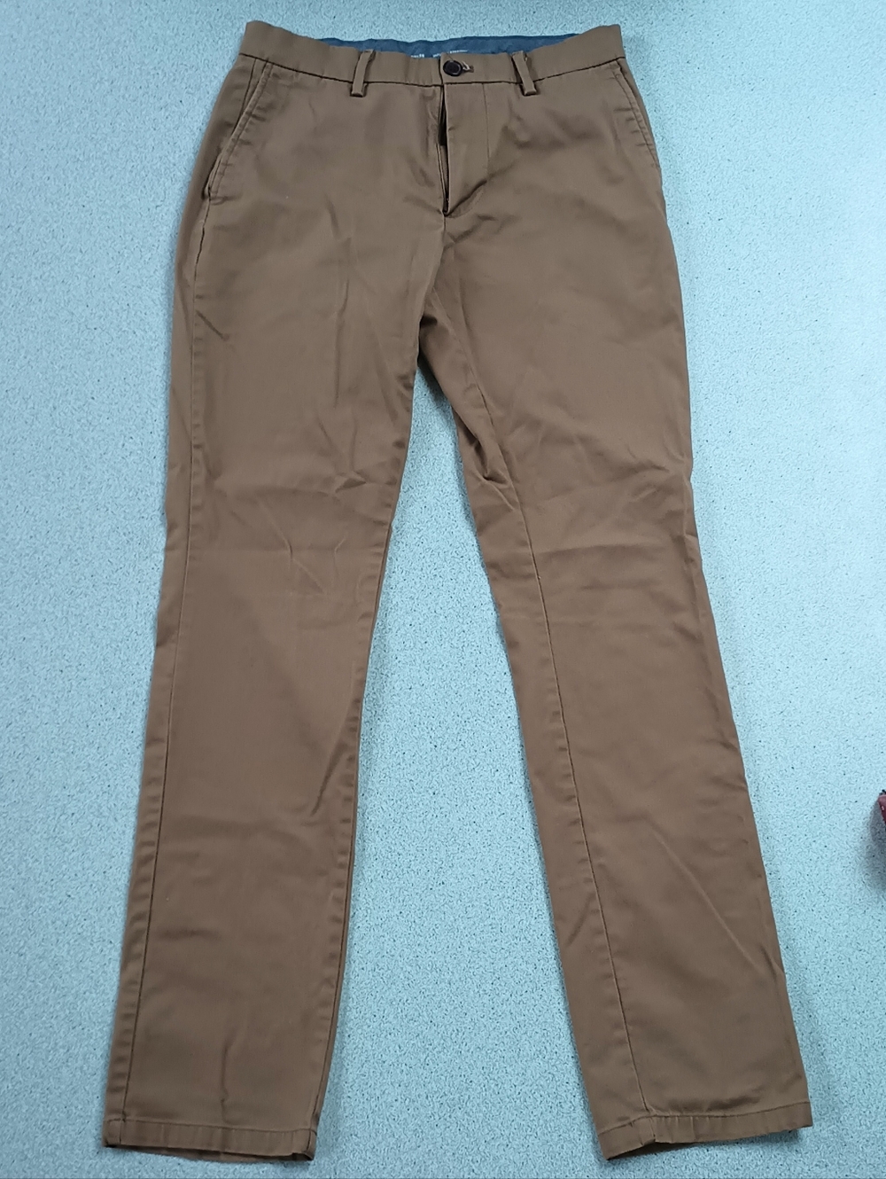 Men's Old Navy ultimate Straight Chino Pants in Dark Kahki (30x36)